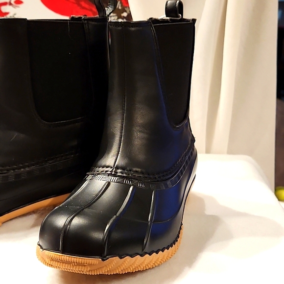 COPY - MAX MUXUM WOMANS NEW MAXMUXUM DUCK BOOTS BLACK VARIOUS SIZES. ANKLE PULL… - Picture 2 of 9